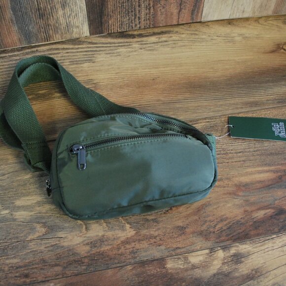 wild fable Handbags - NWT Wilf Fable Green Crossbody Fanny Pack